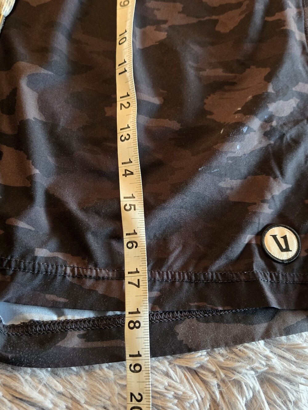 Vuori Shorts  Lined Black Camo Quick Dry Lightweight Size XLarge - Picture 10 of 15